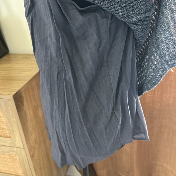 Ann Taylor S gray crochet and linen top EUC - Picture 5 of 5